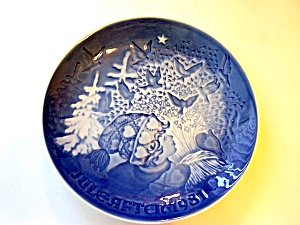 1981 Bing & Grondahl Christmas Plate -- Christmas Peace 1981 Bing & Grondahl Christmas Plate -- Christmas Peace