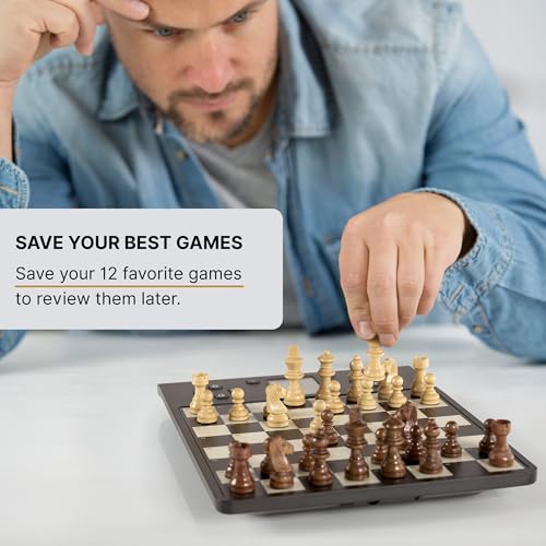 MILLENNIUM ChessGenius Pro Wood Edition Schachcomputer – Edle Holzoptik mit Echtholzfiguren, benutzerfreundliche Bedienung, mobil und vielseitig, ideal für Hobbyspieler mit KI-Lernfunktionen