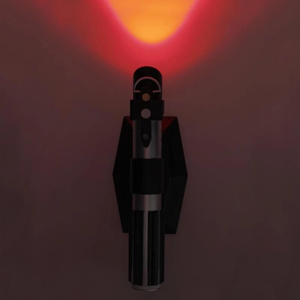 Luce da Parete Lightsaber Star Wars Uplighter Ufficiale, Luce Rossa, Decorazione Collezionabile Sith & Jedi, Regalo per Fan di Lucasfilm, Alimentata a Batterie