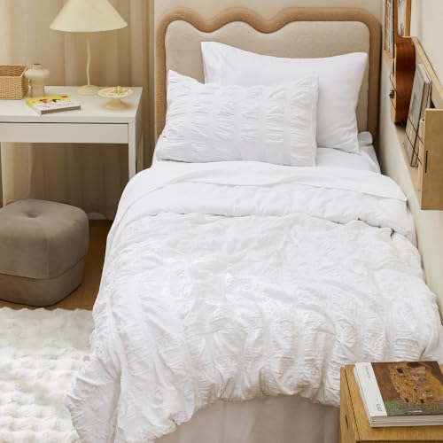 Bedsure White Twin XL Comforter Set, Bed in a Bag Seersucker for Dorm 5 Pcs by Bedsure - Used condition - Image 4