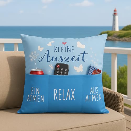 KAMACA Auszeit Kissen 40x40 cm mit Flauschiger Füllung blaues Sofakissen mit 3 Taschen gemütliches Deko-Kissen für Me-Time Wellness Balkon Terrasse...