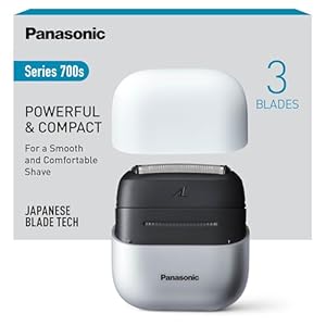 Panasonic ES-ACM3BW503 Series 700s Kompaktrasierer mit 3 Klingen, Nass- & Trockenrasierer für Männer, Bartdichten-Sensor+, IPX7 wasserdicht, USB-C-Aufladung, AC-USB-Netzteil, Weiß