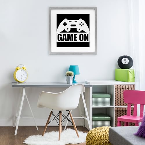 Affiche rétro Game On sous verre pour un salon ou bureau moderne