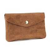 RANGEMENTS & ESPACES: 2 compartiments principaux, dont 1 pochette zippée et 1 ouverte pour accueillir passeport, carnet de vaccination, cartes, billets ou petits objets du quotidien. Une petite poche centrale ajoute un espace pratique pour vos essentiels.
