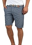 Auch beim Kombinieren ist die Chino-Bermuda ein Allround-Talent. Mal mit lässigem T-Shirt, lockerem Tank Top oder stylischem Hemd - es führt kein Weg an einer kurzen Chino-Hose vorbei.