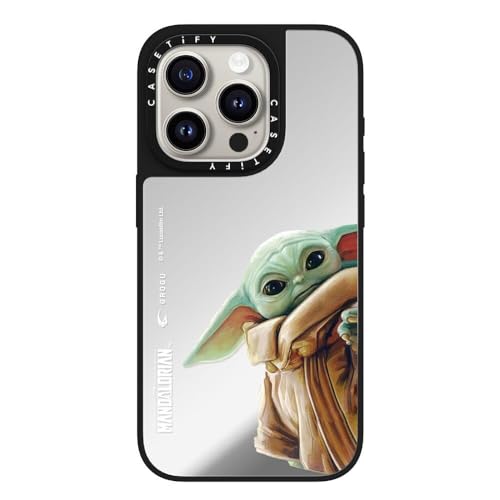 Coque miroir iPhone 15 Pro CASETiFY Grogu pour vérifier son style au quotidien