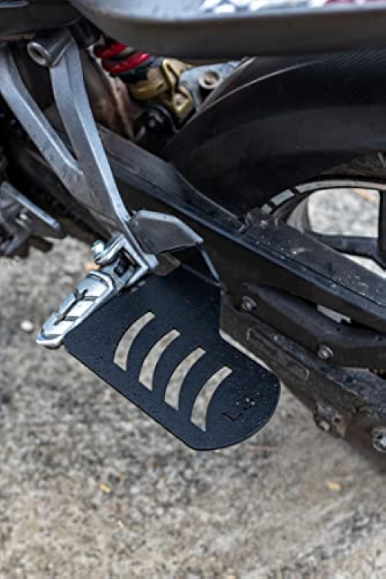 Pulsar NS 125/160/200 Ladies Footrest For Left Side