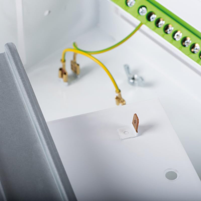 Cuadro eléctrico empotrado, color blanco, 3 x 24 p