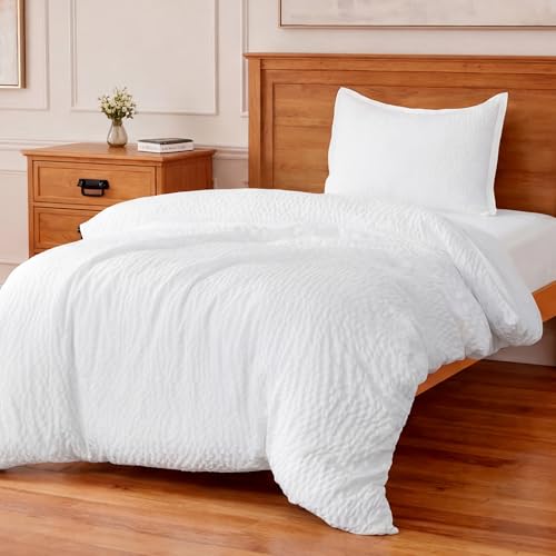 Image of Amazon Basics Duvet Cover Set with Jacquard Geometric Pattern, 2-Piece with 1 Duvet Cover and 1 Pillow Sham, Comforter Not Included, Twin, White