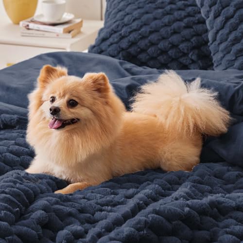 BEDELITE Fluffy Full Size Comforter Set - Navy Fleece Soft Comforter for Full Size Bed, Luxury Warm Bedding Set for Winter, Fuzzy Bed Set 3 Pieces (1 Comforter, 2 Pillowcases)