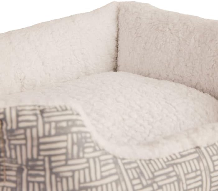 review EveryYay Essentials Step in Nester Cat Bed, 18