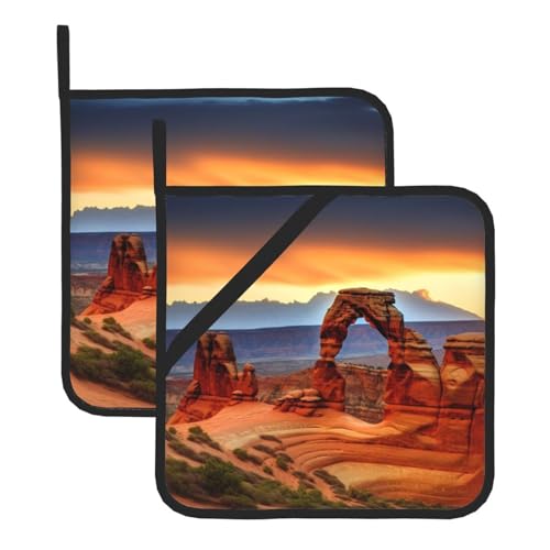 Arches National Park Print Pot Holders Set of 2 Kitchen Heat Resistant Potholder with Hanging Loop Waterproof Thickened Oven Hot Pad for Microwave BBQ Cooking Baking 8 x 8 Inch