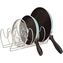 Sujeta Sartenes mDesign Soporte para sartenes, ollas y tapas – Organizador de tapas de ollas compacto para el armario de la cocina – Colgador de sartenes de metal para ahorrar espacio – plateado mate