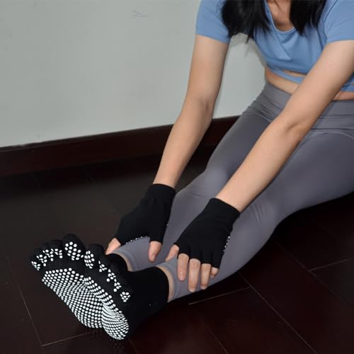 Pilates Socks with Grips for Women, Non Slip Yoga Socks for Barre Dance or Barefoot Workout2