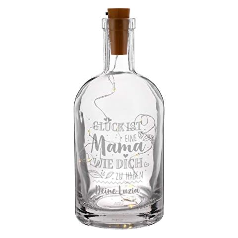 Herz & Heim® dekoratives Muttertagsgeschenk - Flasche mit Gravur inkl. LED Flaschenlicht - Glück ist eine Mama wie Dich zu haben Cover