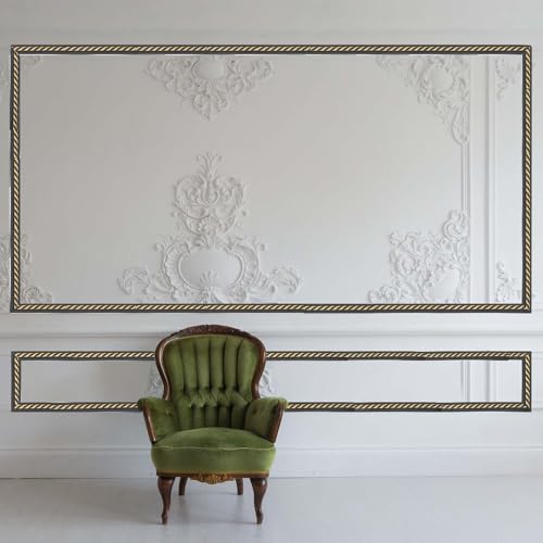 Moulage autocollant pour masquer les défauts de plinthe et panneau mural