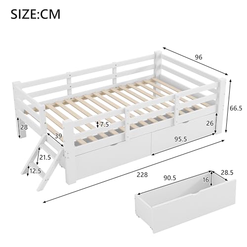 Cama con plataforma infantil de madera blanca con barandilla para un cuarto ordenado 3