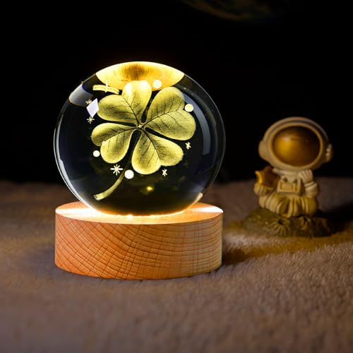 GAESHOW 60 mm Kristallkugel LED, 3D Kleeblatt Gravierte Glaskugel Deko Nachtlicht, Vierblättriges Glücksbringer Crystal Ball mit Holzbasis, Jahrestag Geschenk für Frauen und Männer