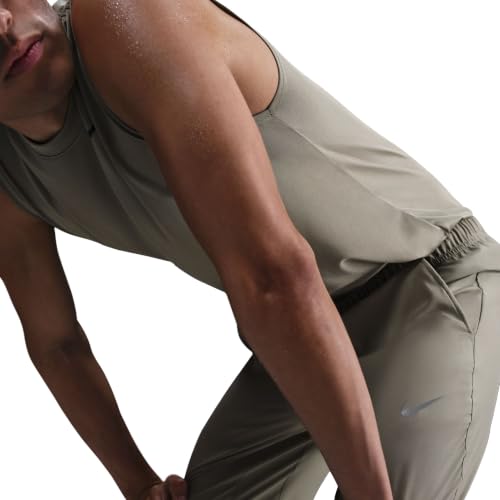 Image of Nike Men's Form Dri-FIT Tapered Versatile Pants