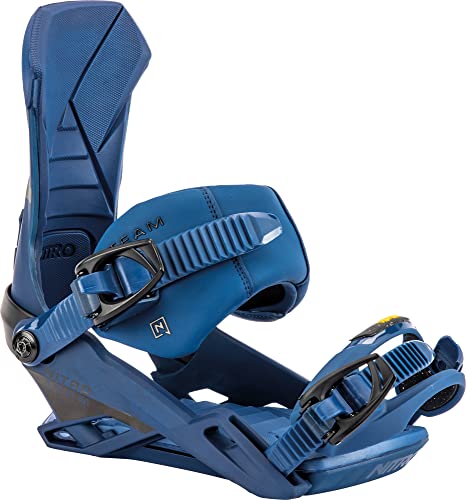 La piastra di base Stealth Air con plantare a 3° e Air Dampening creano una transizione perfetta dalla tavola alla barca, mentre il cinturino overgrip Toe Strap e le cinghie di collegamento rinforzate offrono la durata e la tenuta del tallone per i parcheggi quotidiani