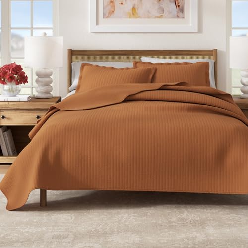 Great Bay Home Full/Queen Quilt Set - 3-Piece Solid, Channel-Stitched Bedding Set - Soft, Lightweight, All-Season Bedspread (Copper)