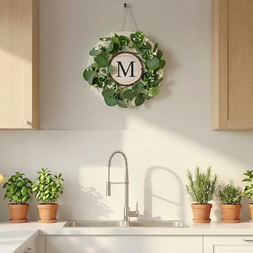 Couronne d'eucalyptus artificielle avec lettre initiale M déco murale printemps été