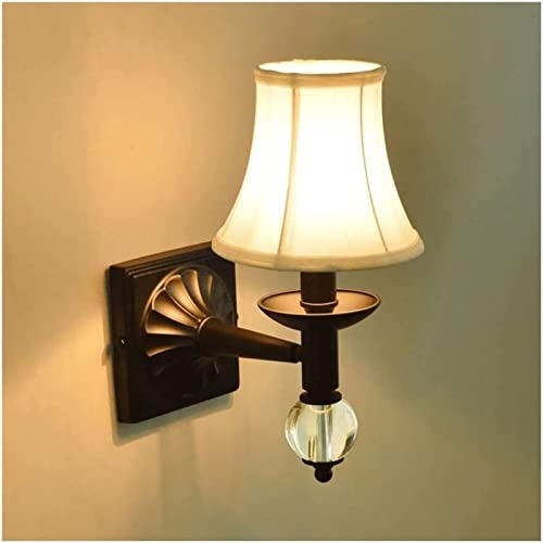 Lampe murale élégante avec abat-jour en tissu pour un éclairage tamisé