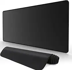 Mouse Pad Preto Extra Grande de Tecido com Base Antiderrapante Otimizado para Jogos e com Superfície de Contato Especial Ideal Para Setup Gamer Moderno - Grande 80X30