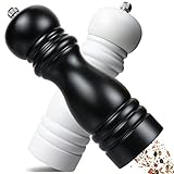 【Distinguir & Ajustar】Juego manual de molinillo de sal y pimienta para la cocina, entre diseños "negros" y "blancos", la diferencia de color le permite distinguir claramente entre sal y pimienta. La perilla de acero inoxidable en la parte superior del shaker de sal y pimienta puede ajustar la tosquedad fácilmente de fina a gruesa para lograr los ingredientes deseados. (en sentido contrario a las agujas del reloj para más grueso, en sentido contrario a las agujas del reloj para más fino.)