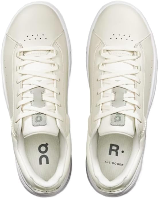 Image of On Women's The Roger Advantage Sneakers