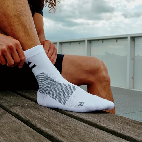 Image of CEP Training Mid Cut Socks - Athletic Performance Socks