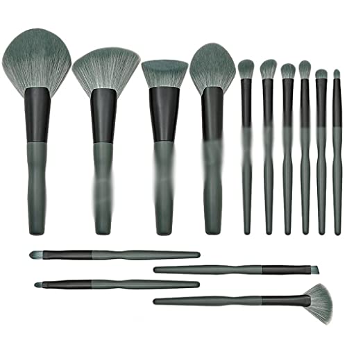 Pinceaux de maquillage pour réussir votre mise en beauté rapide avant le travail