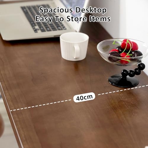 Table murale pliante pour buanderie et cuisine optimisant chaque recoin