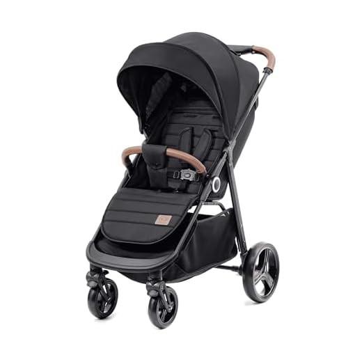 Kinderkraft GRANDE PLUS Passeggino Leggero dalla nascita fino 22 kg, Pieghevole con una mano, Posizione sdraiata, L'ammortizzazione su tutte le ruote, Cappottina XL, Nero
