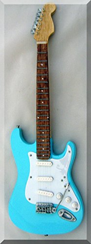John lennon miniature mini guitar fender sonic blue beatles - Les Beatles, Paul McCartney, John Lennon, RIngo Starr, George Harrison John lennon miniature mini guitar fender sonic blue beatles – Image 4