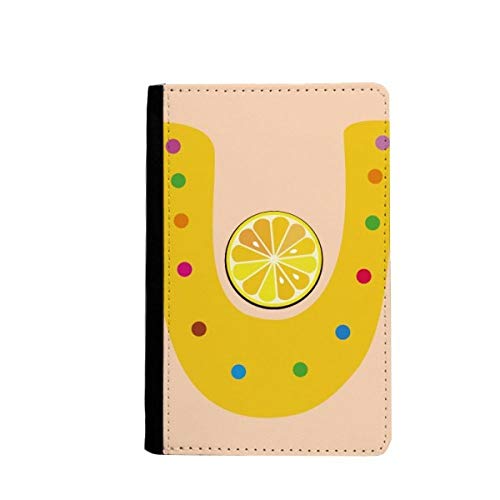 Étui passeport alphabet U motif orange idéal pour organiser vos documents lors de vos voyages d'été