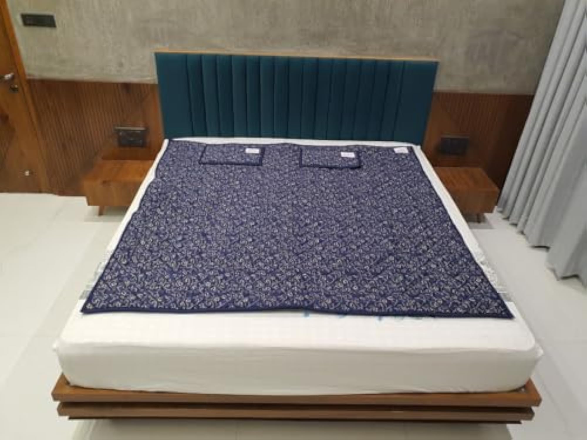 Bio Magnetic Mattress Topper/Pad (6x6 feet) & 2 Pillow Pads