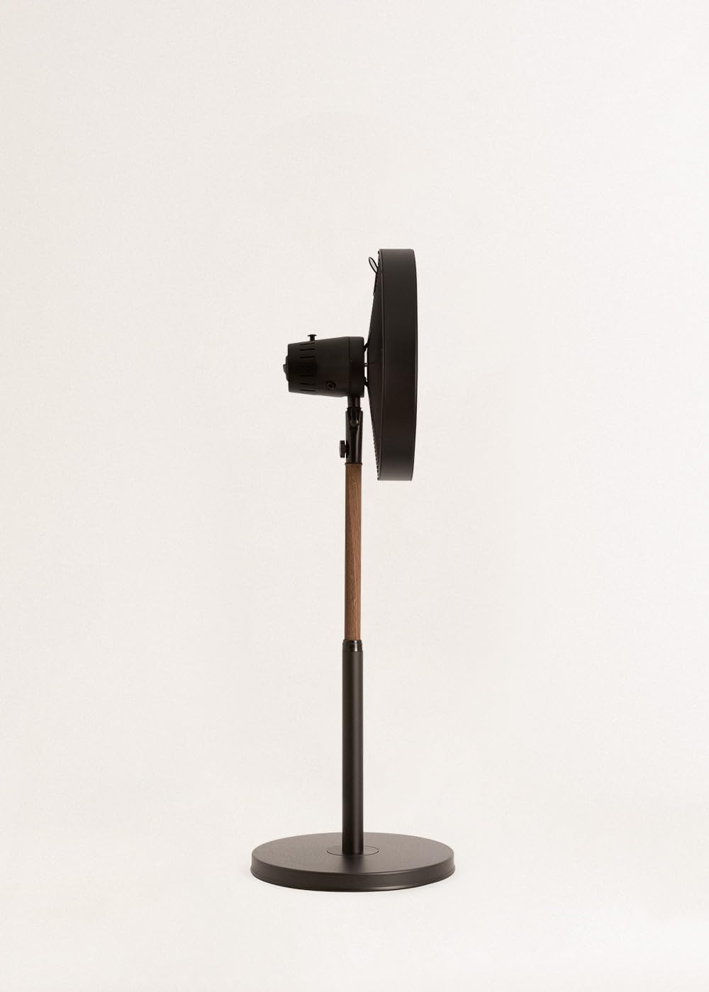 CREATE / AIR STAND WOOD/Oszillierender Standventilator Schwarz / 50W, höhenverstellbar und regulierbar, 3 Geschwindigkeiten, Sicherheitssystem, Ø40, Kupfermörtel