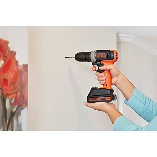 Parafusadeira Furadeira Black e Decker 20V com 80 Acessórios e Caixa Plástica Bivolt BCD704C1KA-BR