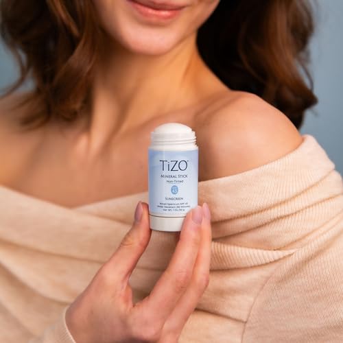 TiZO Mineral Stick SPF 45 | Non-Tinted | Water Resistant (80 minutes) | Broad Spectrum Sunscreen | UVA/UVB Protection | For all skin types | Easy On-the-Go Application | 1 oz / 30 g - Thumbnail 3