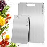 Set Pratique 2 Pièces : 2 x planche a decouper en titane. Dimensions : 39 x 28 cm et 29 x 20 cm, épaisseur 1 mm – idéales pour toutes les découpes. Grâce à leur utilisation recto-verso, vous pouvez séparer la viande, les légumes et les fruits de manière hygiénique, sans risque de contamination croisée