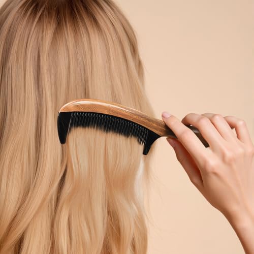 Foto von Onedor Extra langer, handgefertigter Haarkamm aus 100% natürlichem grünem Sandelholz mit feinen Zähnen – antistatischer Sandelholzduft, natürlicher Haarentwirrer, Holzkamm (Feiner Zahn aus Büffelhorn)