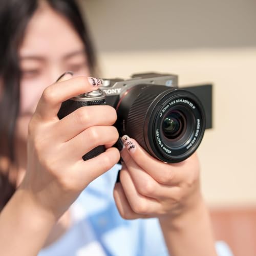 Image of VILTROX 20mm f /2.8 F2.8 FE Full Frame Wide Angle Auto Focus STM Lens Compatible with Sony E-Mount A7 A7R A7S A7C A7II A7RII A7SII A7SIII A7III A7RIII A7IV A7RIV A9 A1FX3 A7RV ZVE1 A7CR A7CII A93