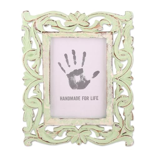 NOVICA Cadre photo artisanal en bois sculpté à la main vert sauge mangue vieilli 12,7 x 17,8 cm accessoires de décoration cadres peints style shabby chic feuille arbre [cadre 29,2 cm H x 24,1 cm l x 2