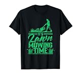 Divertido Es la hora de cortar el césped presente. Nos gusta mucho el diseño de Lawn Mowing. Tiene que ver con el cuidado del césped, la jardinería y el jardinero. También paisajista. Diseño divertido It's Lawn Mowing Time.