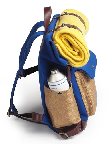 Fallout from The Wand Company: Lucy's Backpack, the authentic Vault 33 replica with fleece blanket and internal pockets for laptop, glasses and phone – officially licensed by Amazon Studios & Bethesda4