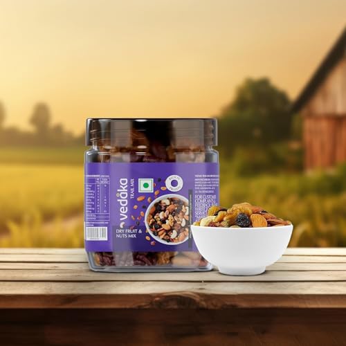 Image of Amazon Brand - Vedaka Dry Fruits and Nuts Mix |200 gm | Almond, Cashew, Walnut, Pistachio, Cranberry and Raisin | Healthy Snacking