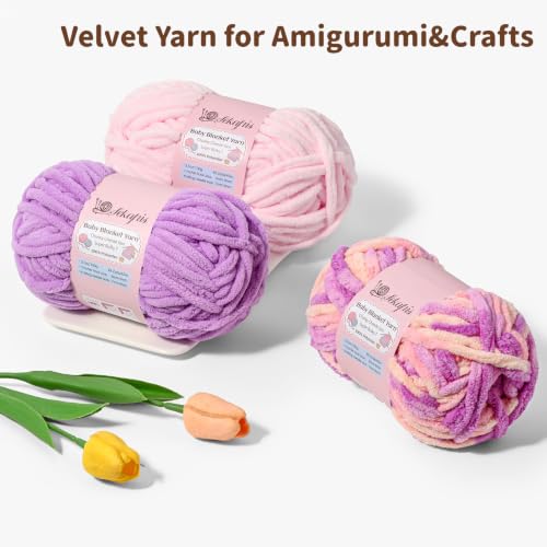 Image of 10.58 oz /147.6 yds Chunky Chenille Yarn for Crocheting, #7 Super Bulky Baby Blanket Yarn for Crocheting Soft, Fluffy Velvet Yarn for Knitting, Amigurumi Crochet Yarn for Crafts (3 Red)