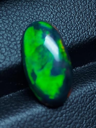 Cabochon opale éthiopienne noire pour création de bijoux bohèmes chic