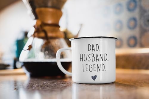 MoonWorks® Emaille-Tasse Mom Wife Boss Dad Husband Legend Geschenk Mama Papa Weiss-schwarz Emailletasse